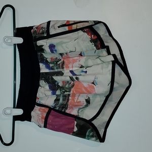 Size 6 Lululemon Athletica Colorful Athletic Shorts